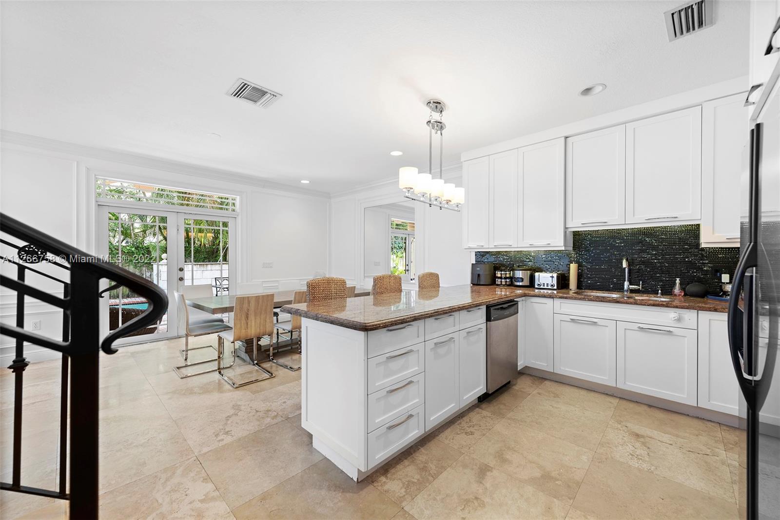 2920-22 WEST TRADE CONDO - Residential