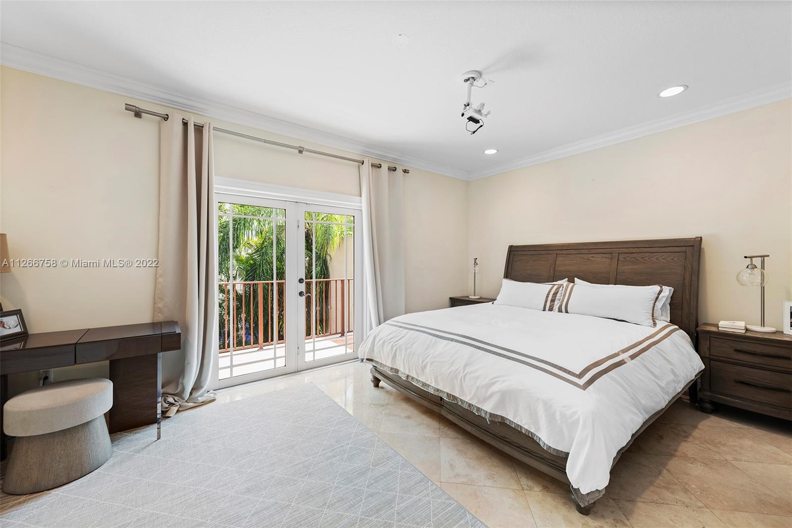 2920-22 WEST TRADE CONDO - Residential