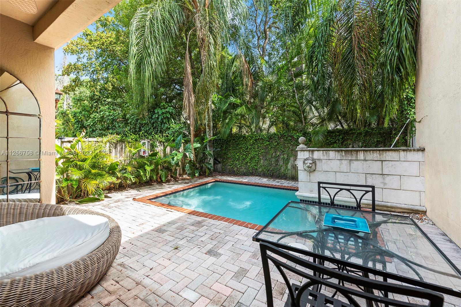 2920-22 WEST TRADE CONDO - Residential