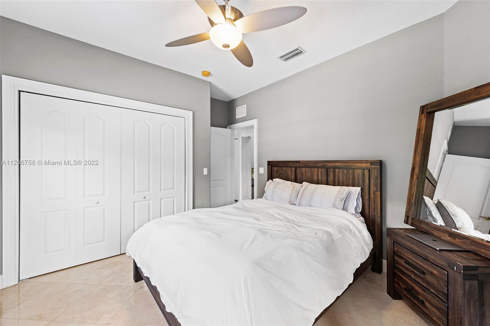 2920-22 WEST TRADE CONDO - Residential