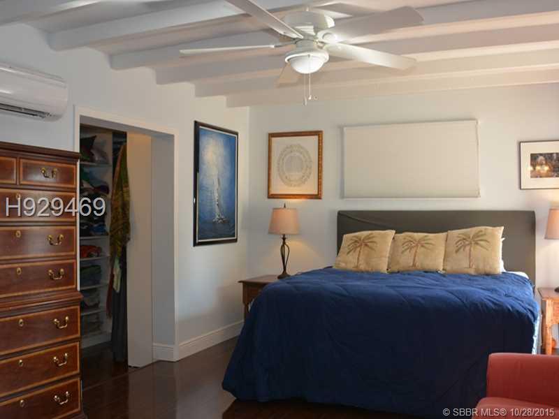 HOLLYWOOD HILLS 6-22 B - Residential