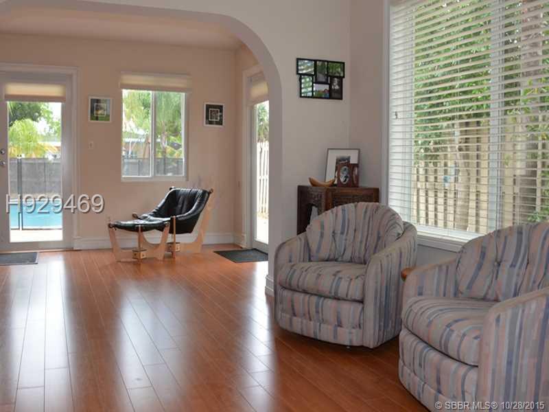 HOLLYWOOD HILLS 6-22 B - Residential