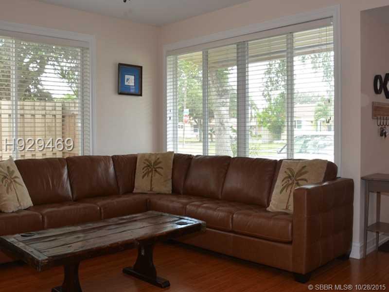 HOLLYWOOD HILLS 6-22 B - Residential