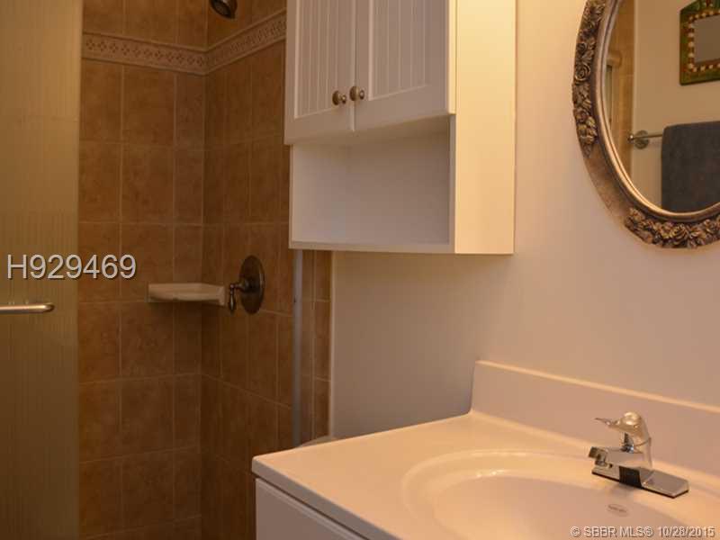 HOLLYWOOD HILLS 6-22 B - Residential