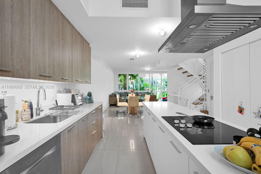 BAY HARBOR ISLAND - Residential