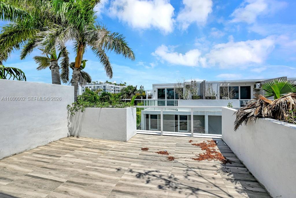 BAY HARBOR ISLAND - Residential