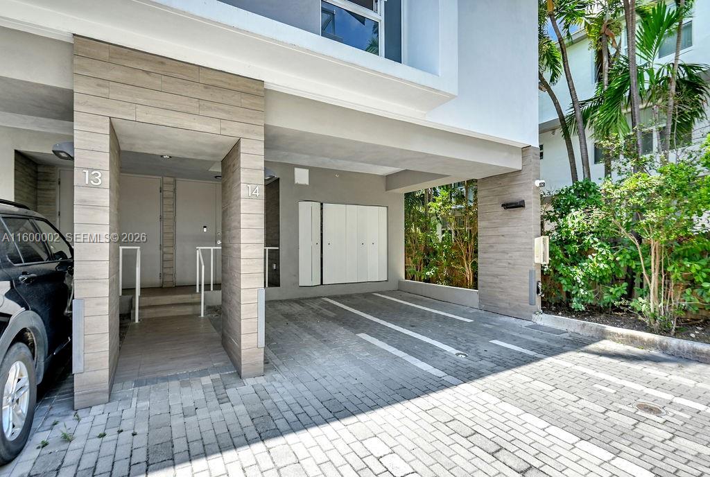 BAY HARBOR ISLAND - Residential