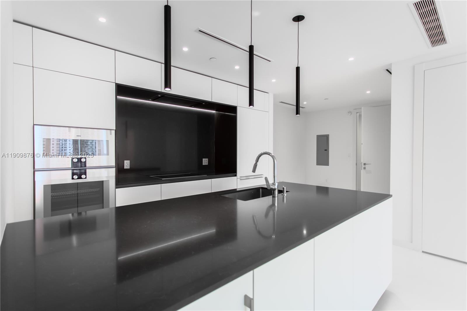 ASTON MARTIN - Residential