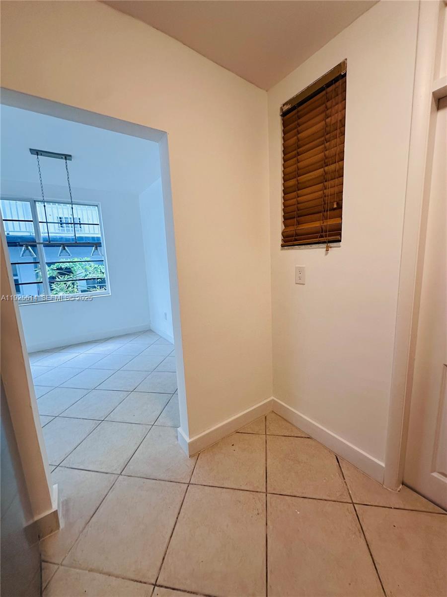 TOWER EAST INCORPORATED C - Residential Lease