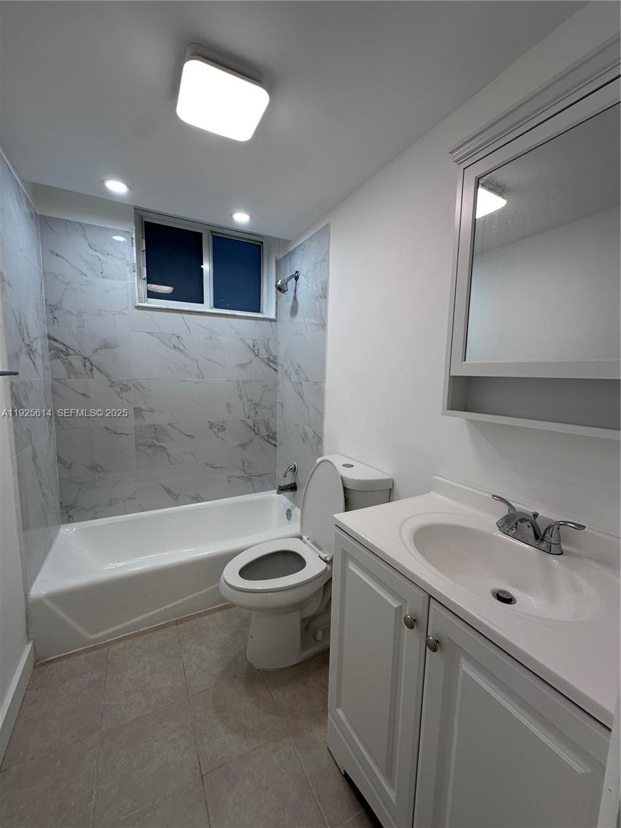 TOWER EAST INCORPORATED C - Residential Lease