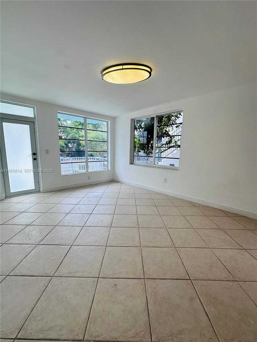 TOWER EAST INCORPORATED C - Residential Lease