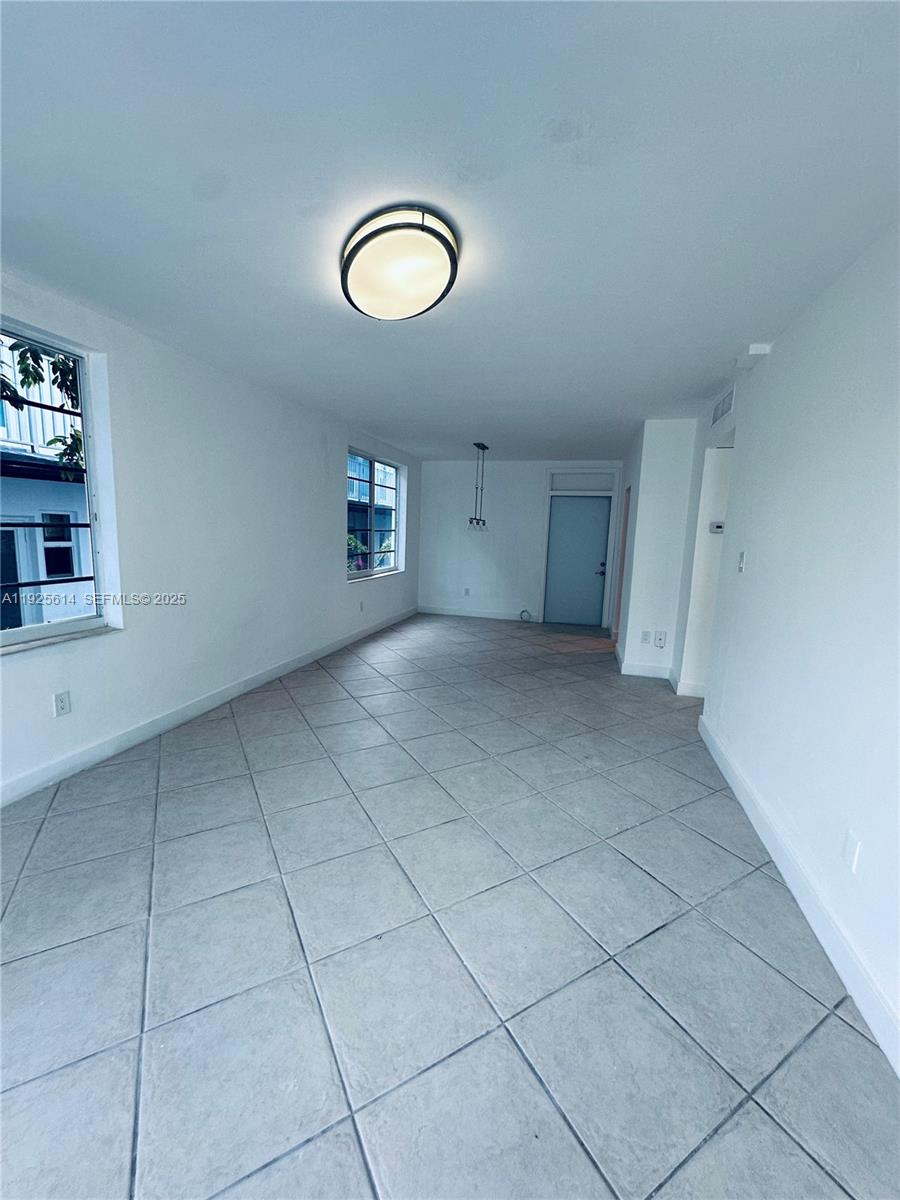 TOWER EAST INCORPORATED C - Residential Lease