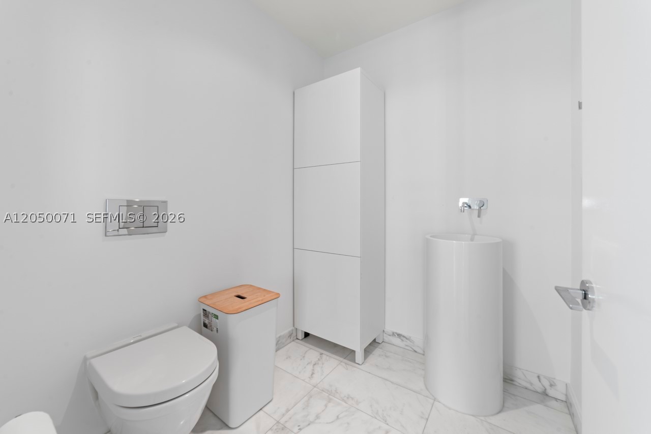 OCEANA BAL HARBOUR CONDO - Residential Lease