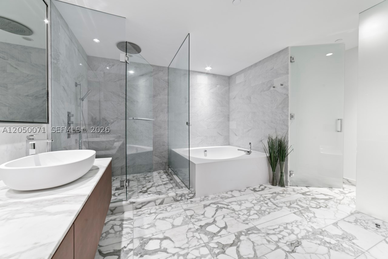OCEANA BAL HARBOUR CONDO - Residential Lease