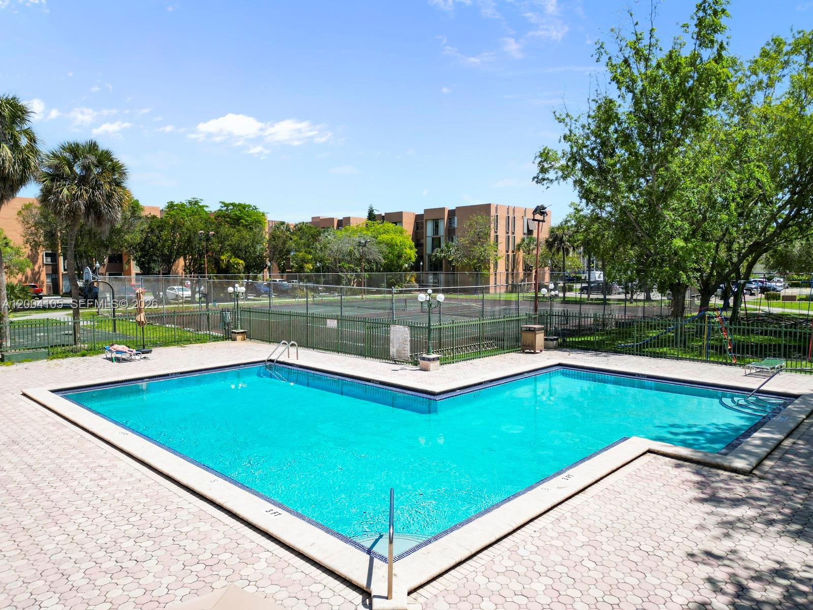 VERSIALLES GARDENS II CON - Residential
