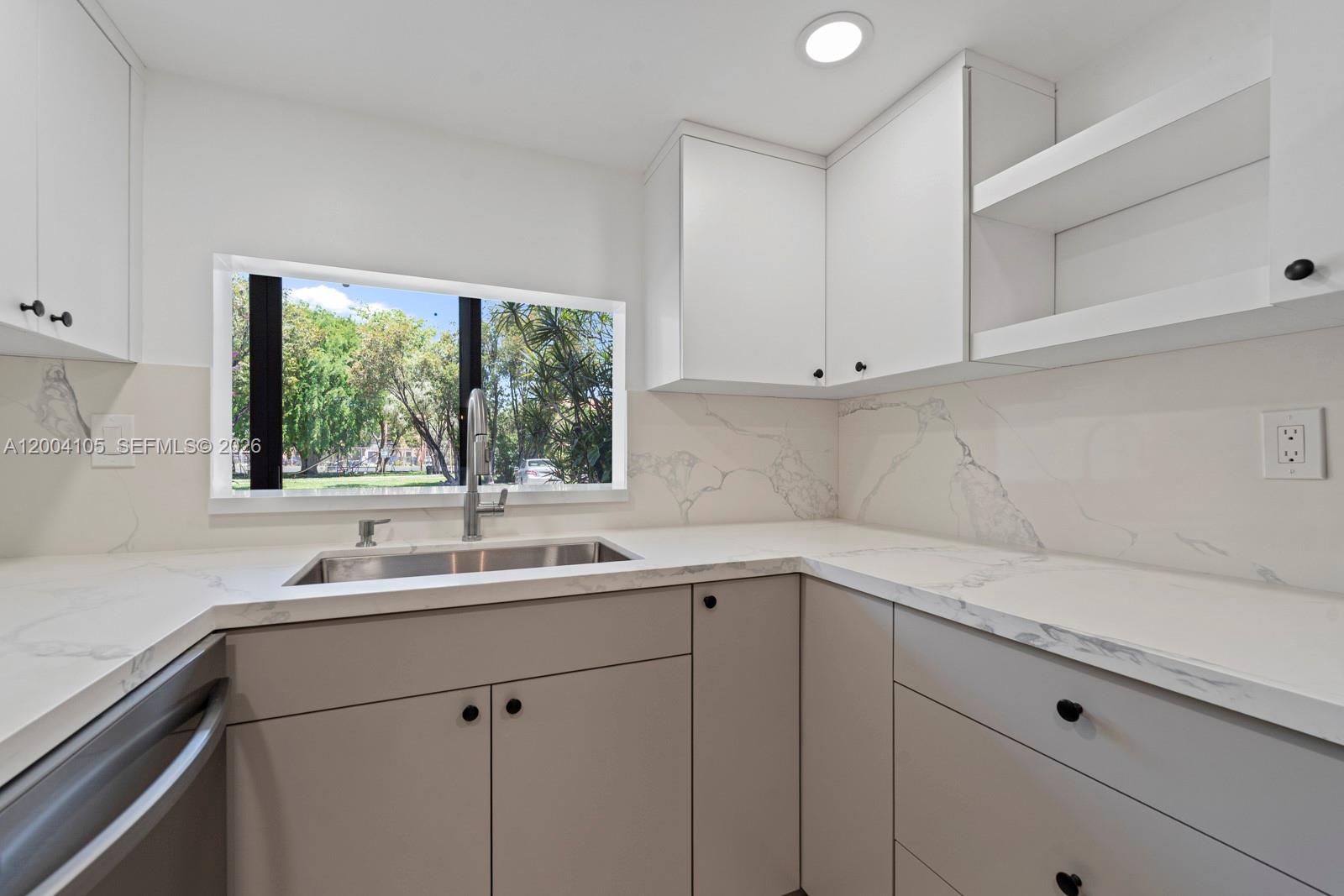 VERSIALLES GARDENS II CON - Residential