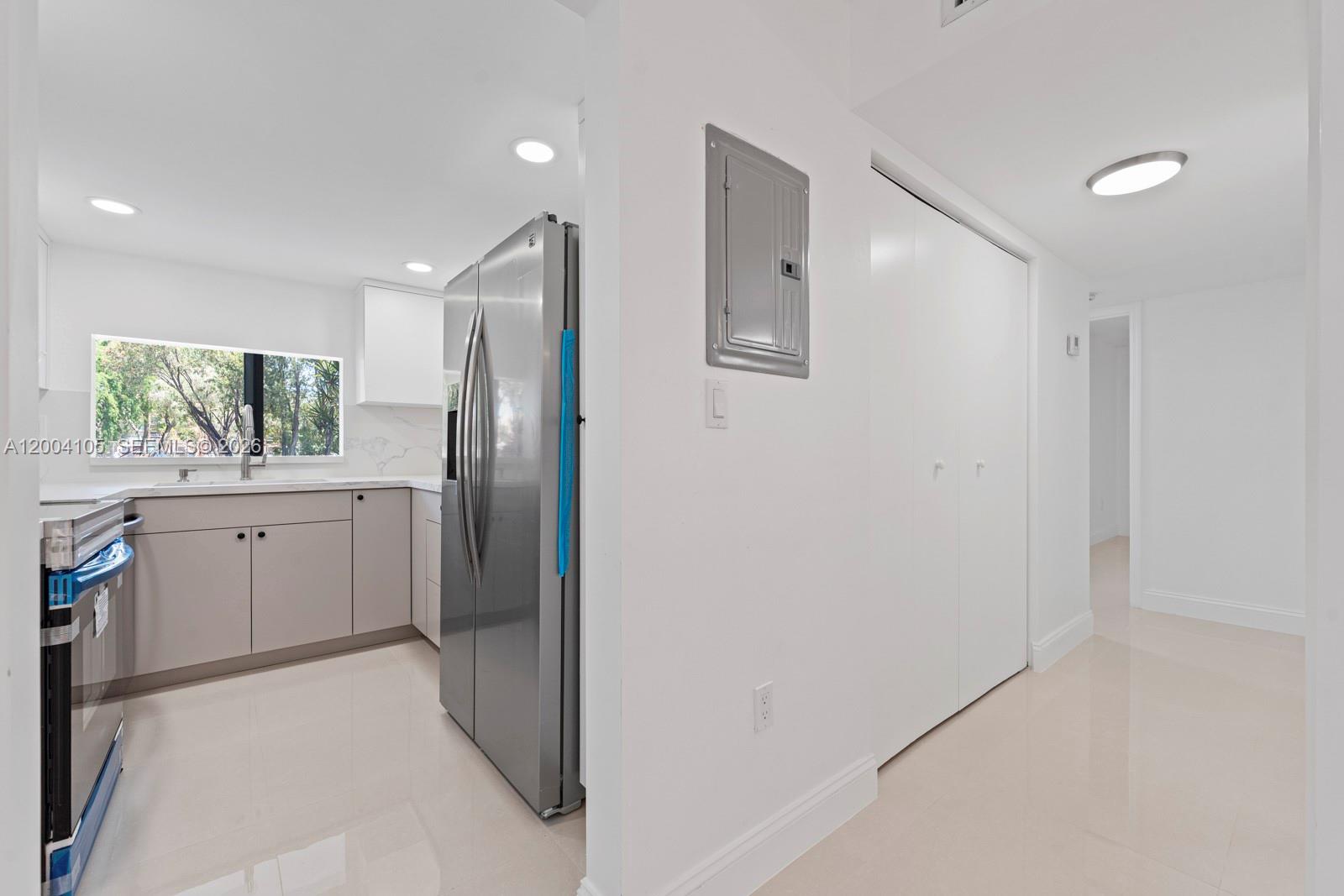 VERSIALLES GARDENS II CON - Residential