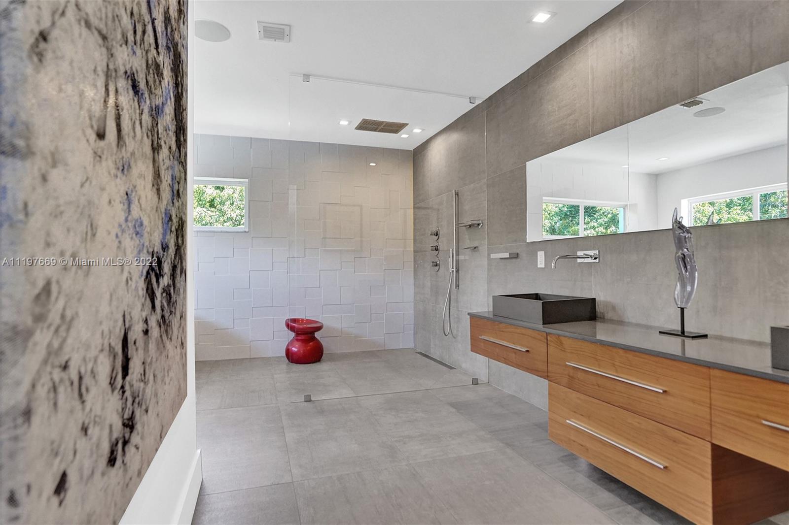 COLLINS ESTATES 1ST ADDN - Residential