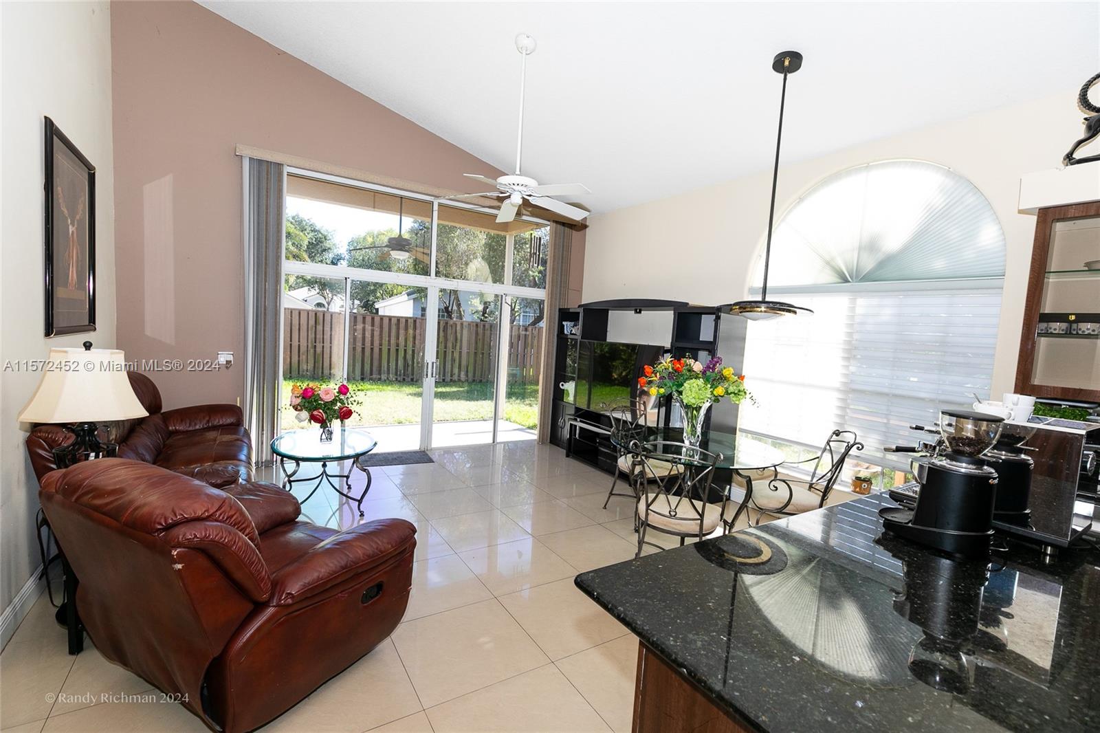 EMBASSY LAKES - Residential