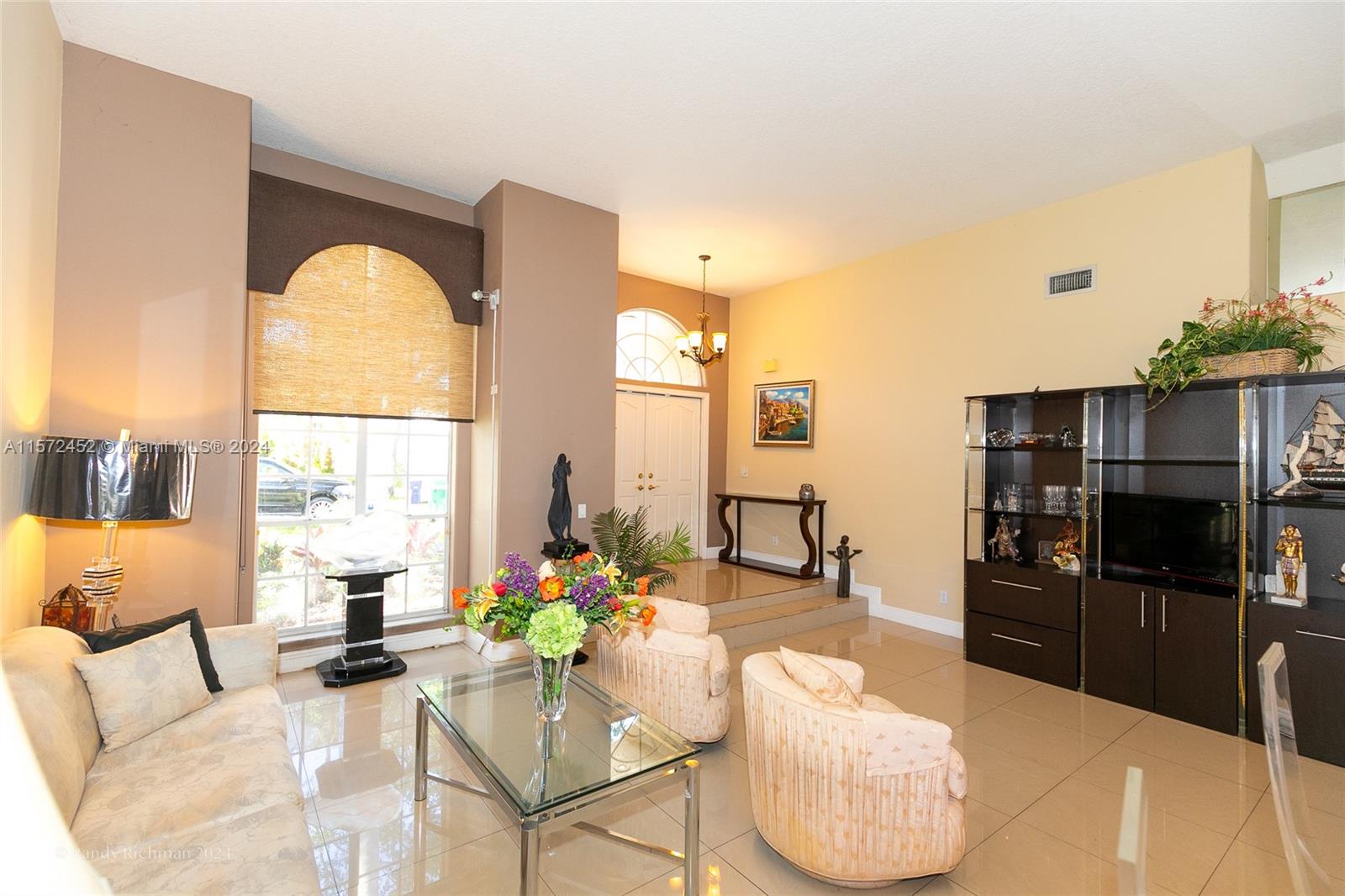 EMBASSY LAKES - Residential