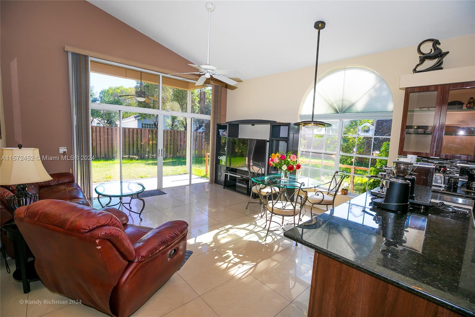 EMBASSY LAKES - Residential