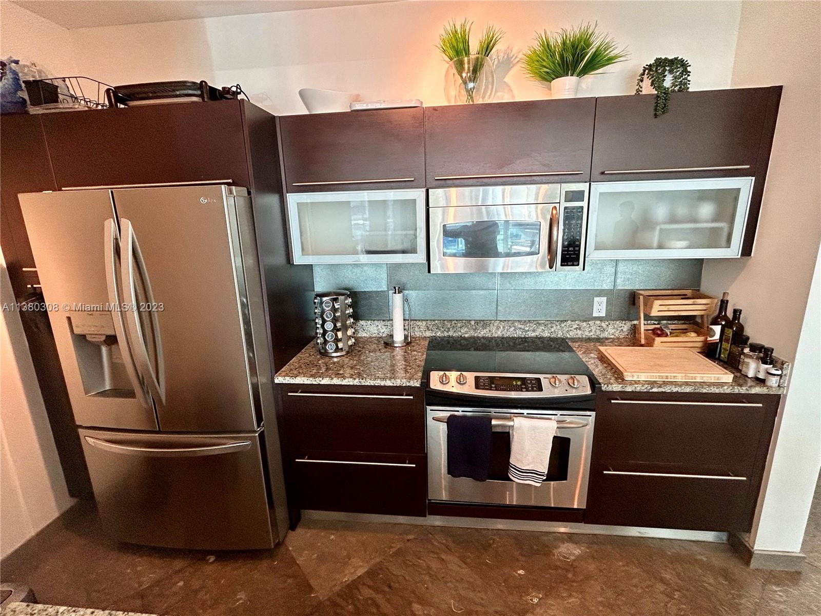THE PLAZA 851 BRICKELL CO - Residential Lease