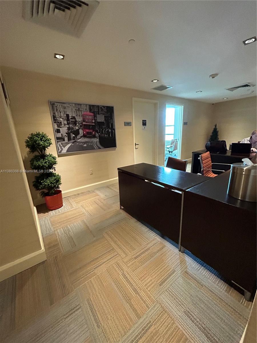 THE PLAZA 851 BRICKELL CO - Residential Lease