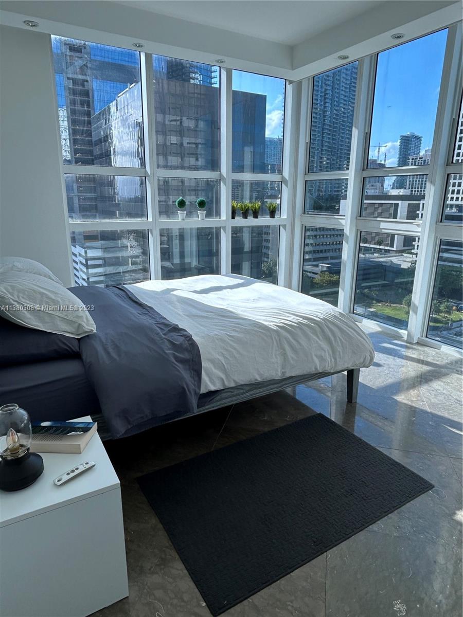 THE PLAZA 851 BRICKELL CO - Residential Lease