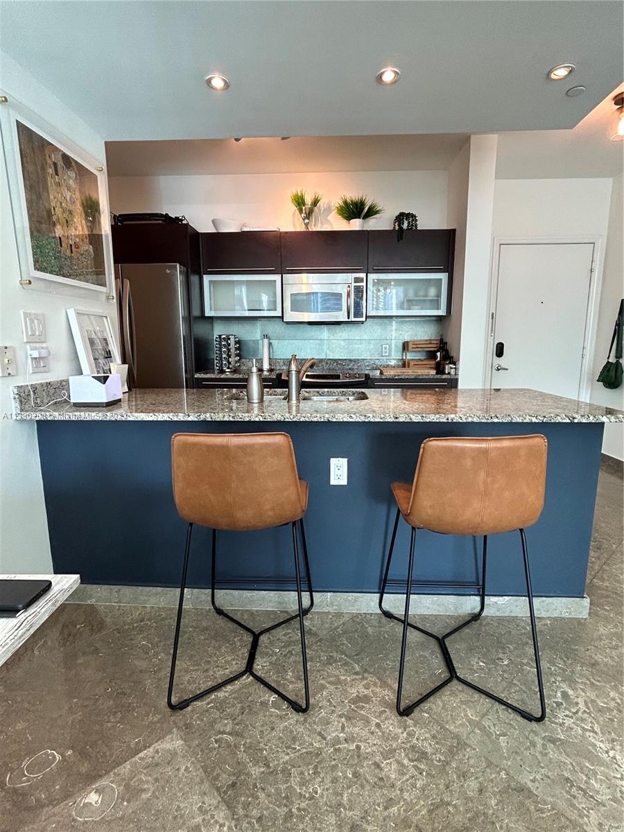 THE PLAZA 851 BRICKELL CO - Residential Lease