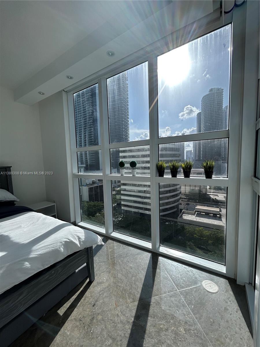 THE PLAZA 851 BRICKELL CO - Residential Lease