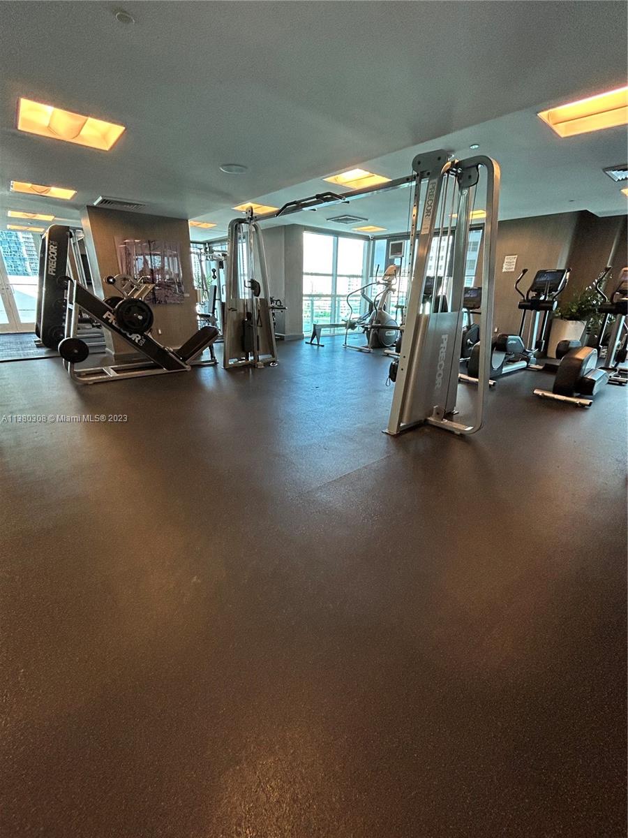 THE PLAZA 851 BRICKELL CO - Residential Lease