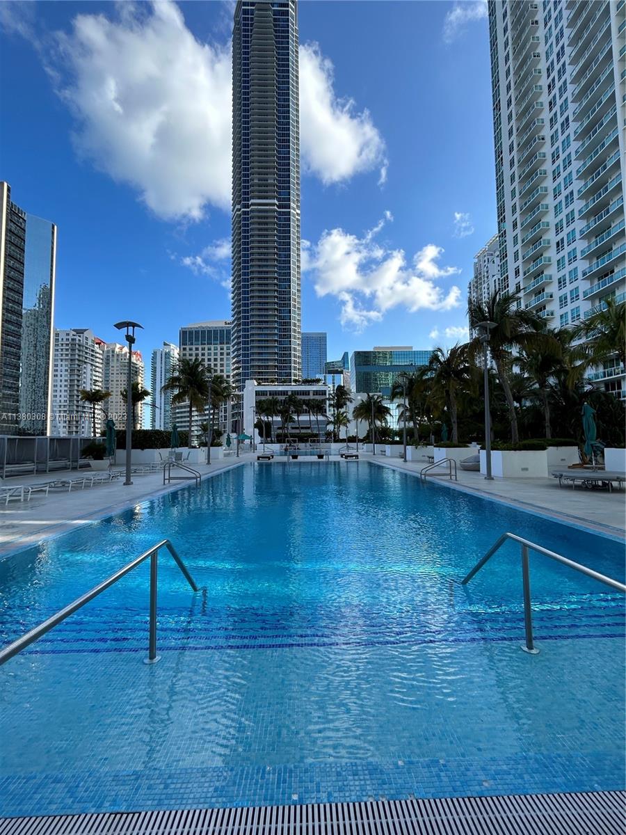 THE PLAZA 851 BRICKELL CO - Residential Lease