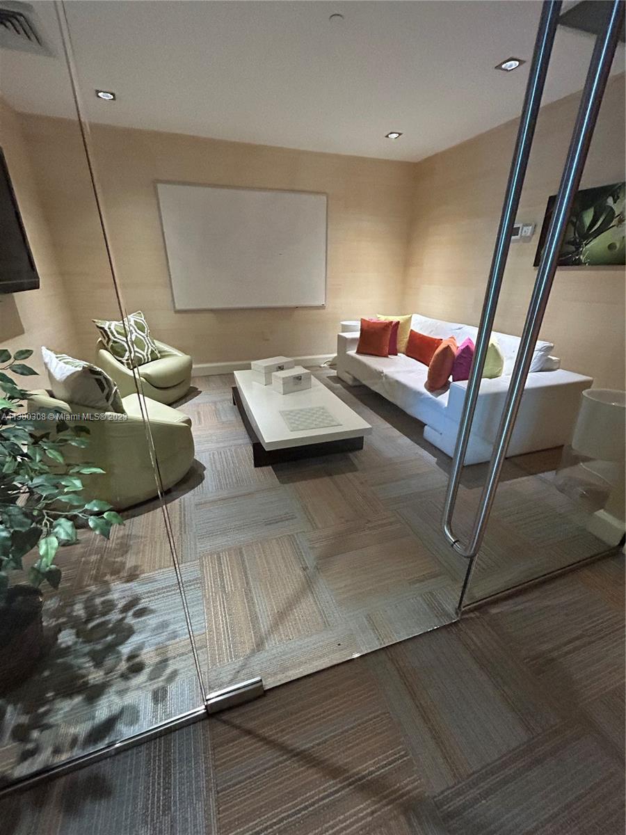 THE PLAZA 851 BRICKELL CO - Residential Lease