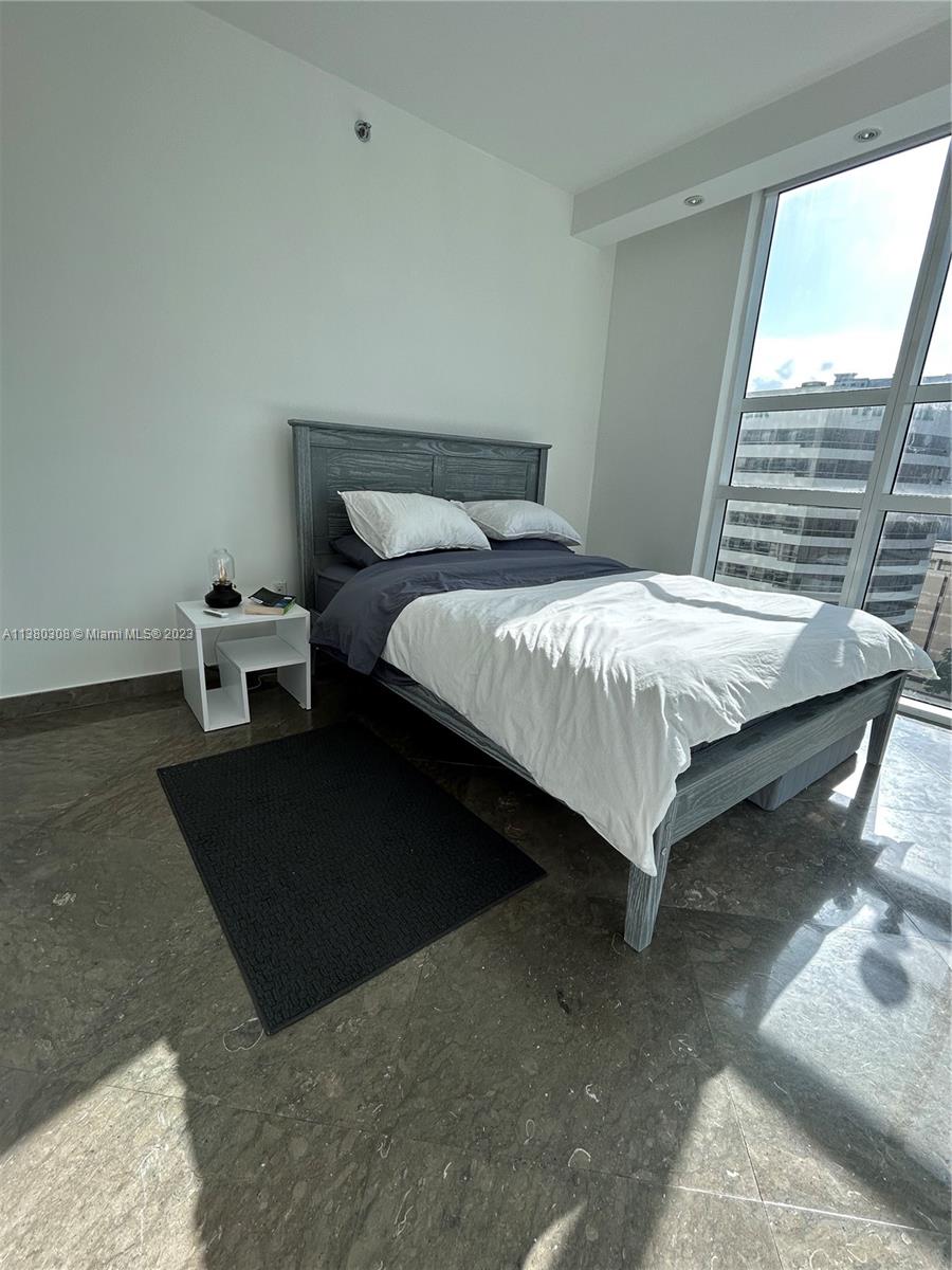 THE PLAZA 851 BRICKELL CO - Residential Lease