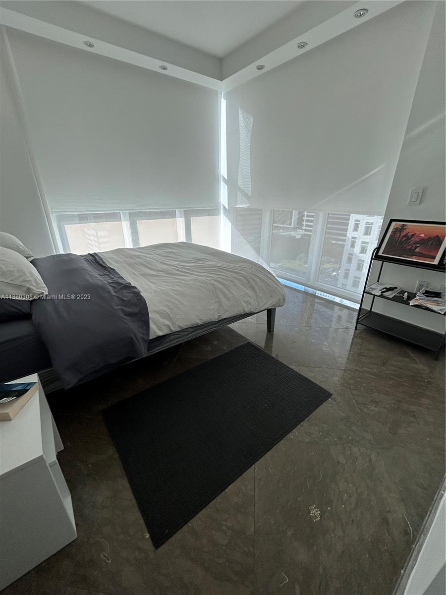 THE PLAZA 851 BRICKELL CO - Residential Lease
