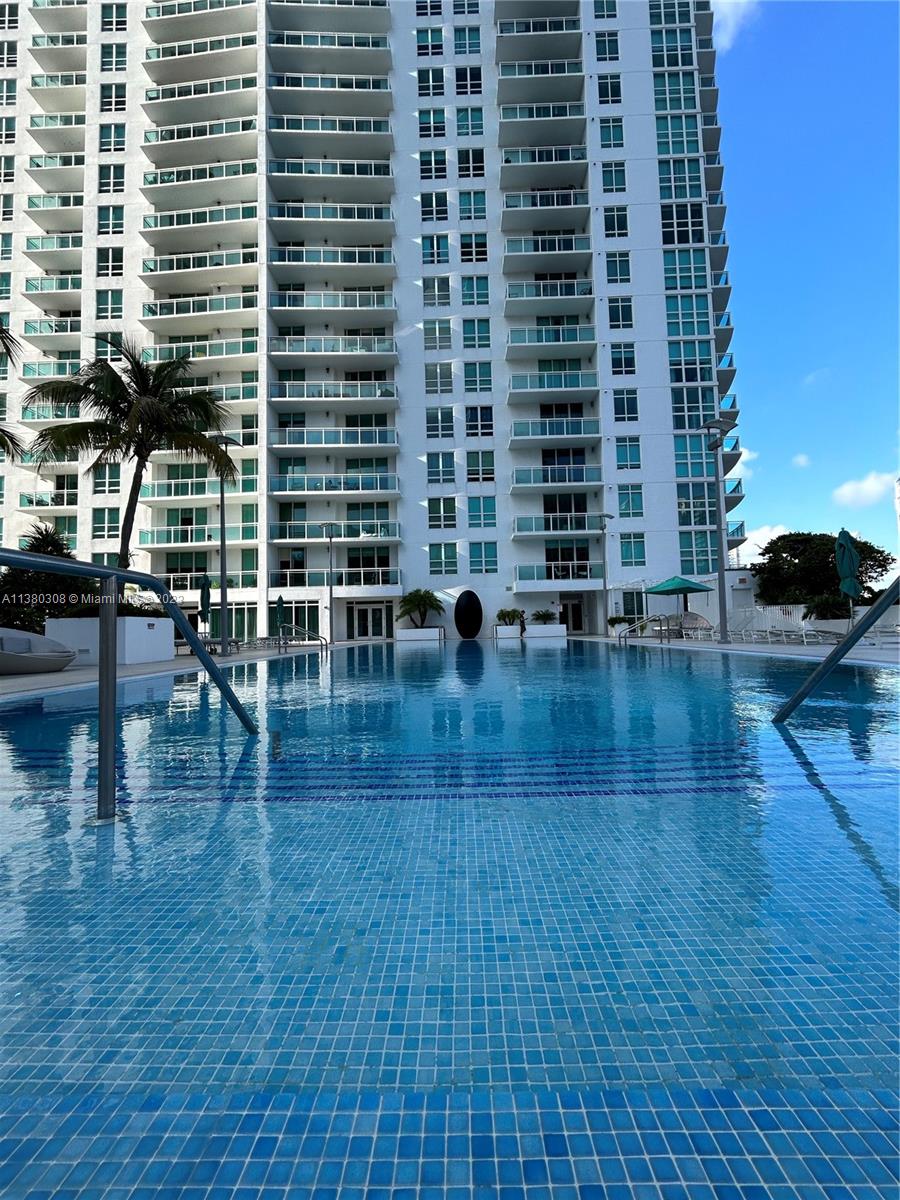 THE PLAZA 851 BRICKELL CO - Residential Lease