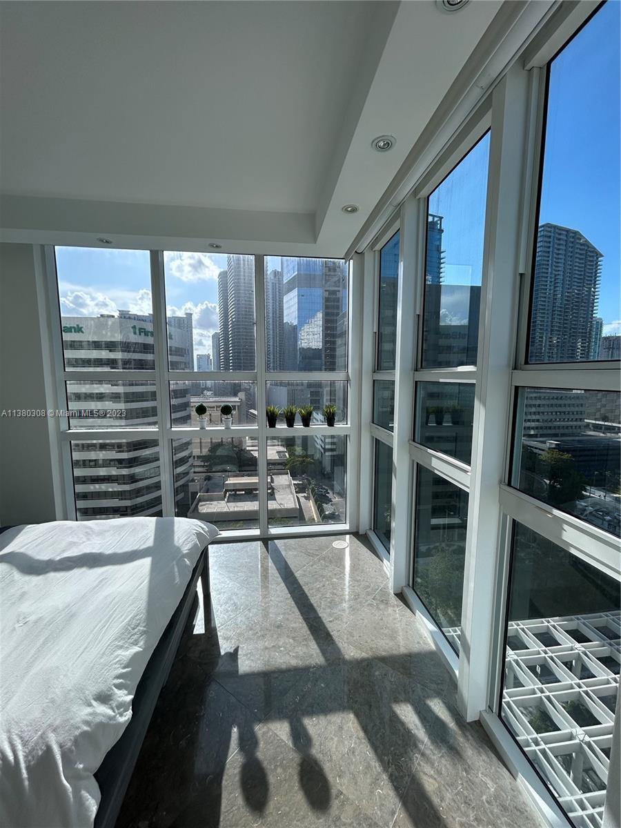 THE PLAZA 851 BRICKELL CO - Residential Lease