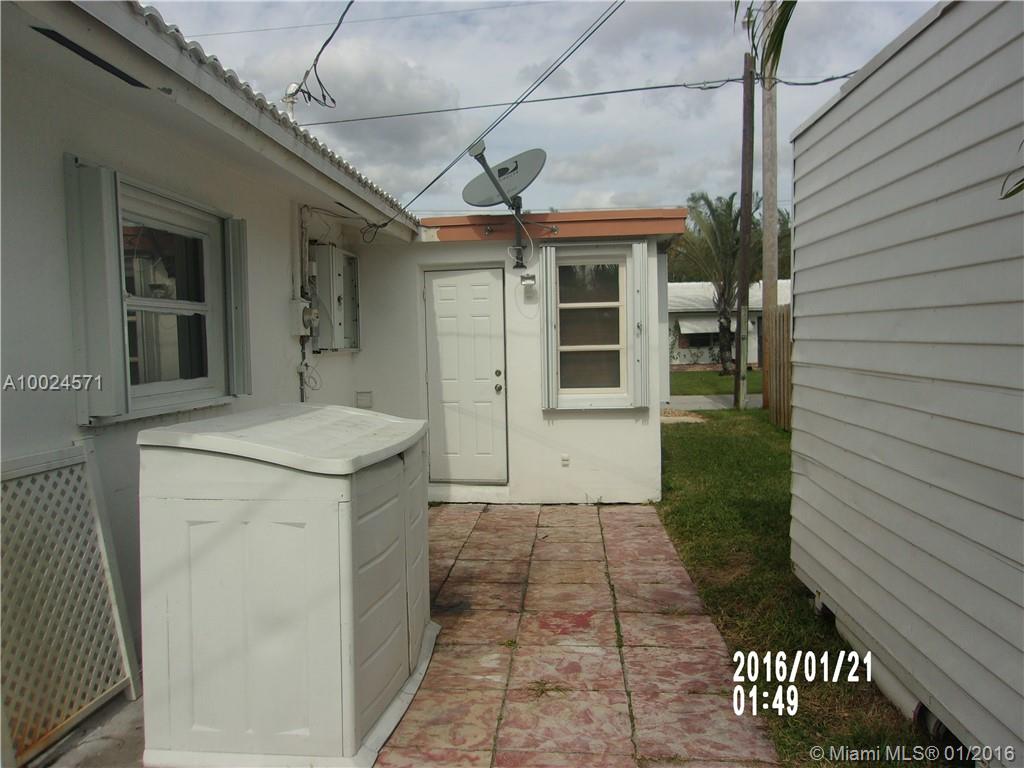 Tamarac Lakes 58-40 B - Residential Lease