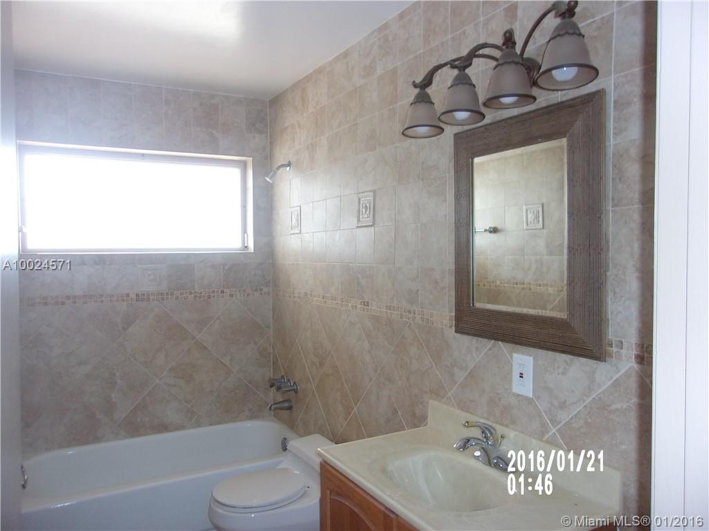 Tamarac Lakes 58-40 B - Residential Lease