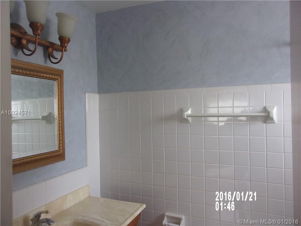 Tamarac Lakes 58-40 B - Residential Lease