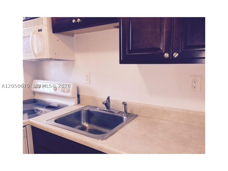 FLORIDIAN ARMS CONDO - Residential