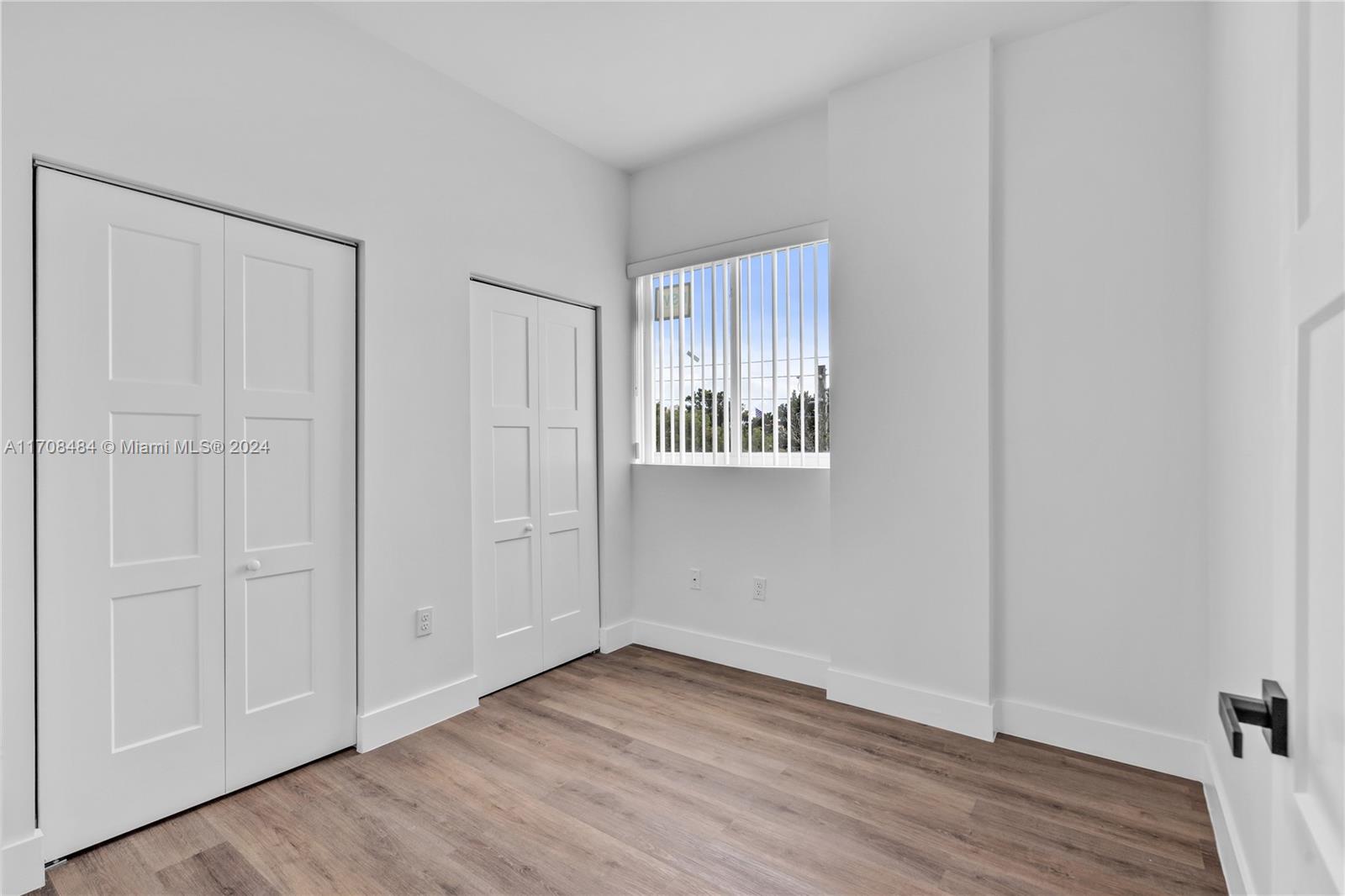 LAWRENCE ESTATE LAND CO - Residential Lease