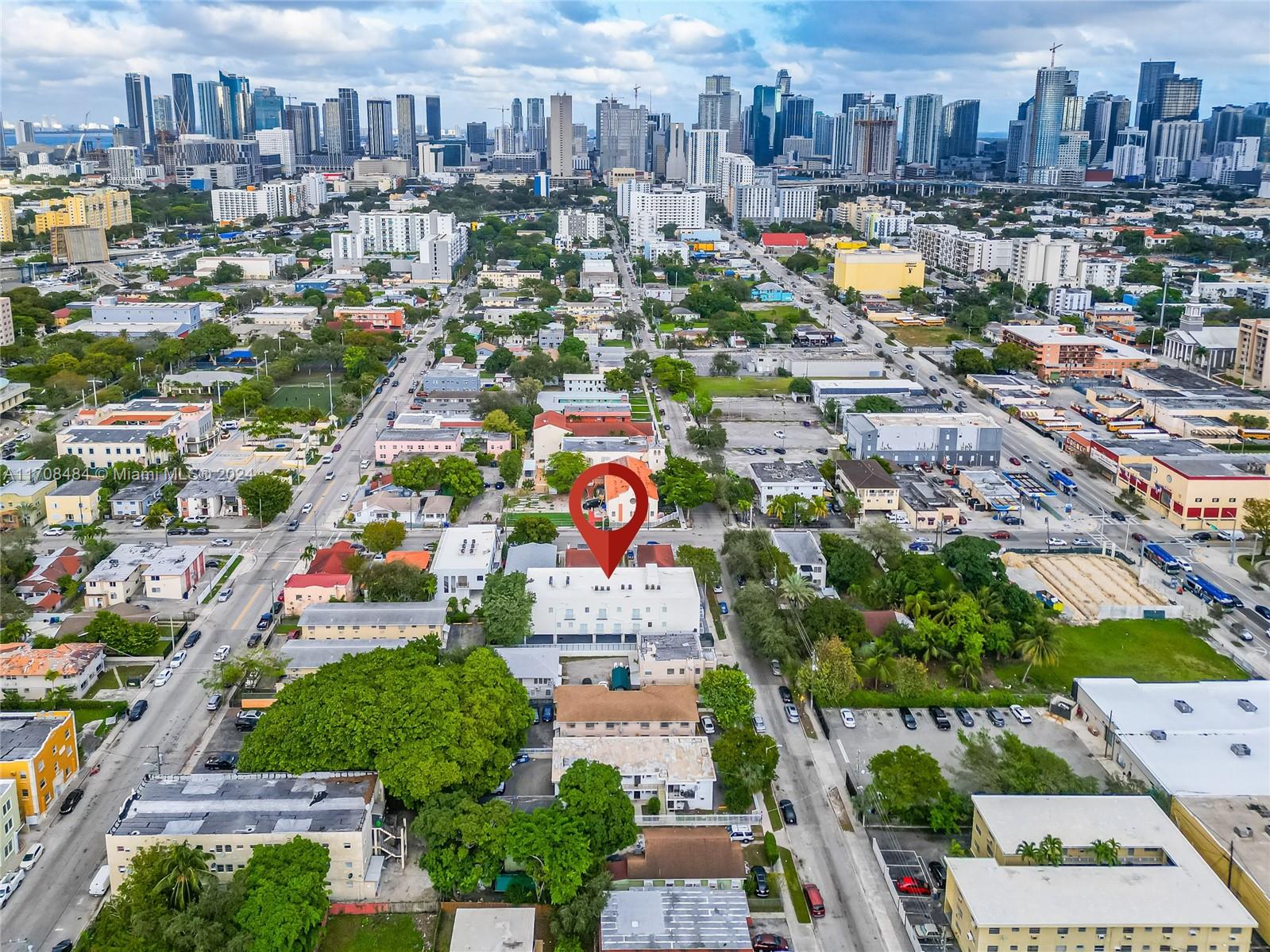 LAWRENCE ESTATE LAND CO - Residential Lease