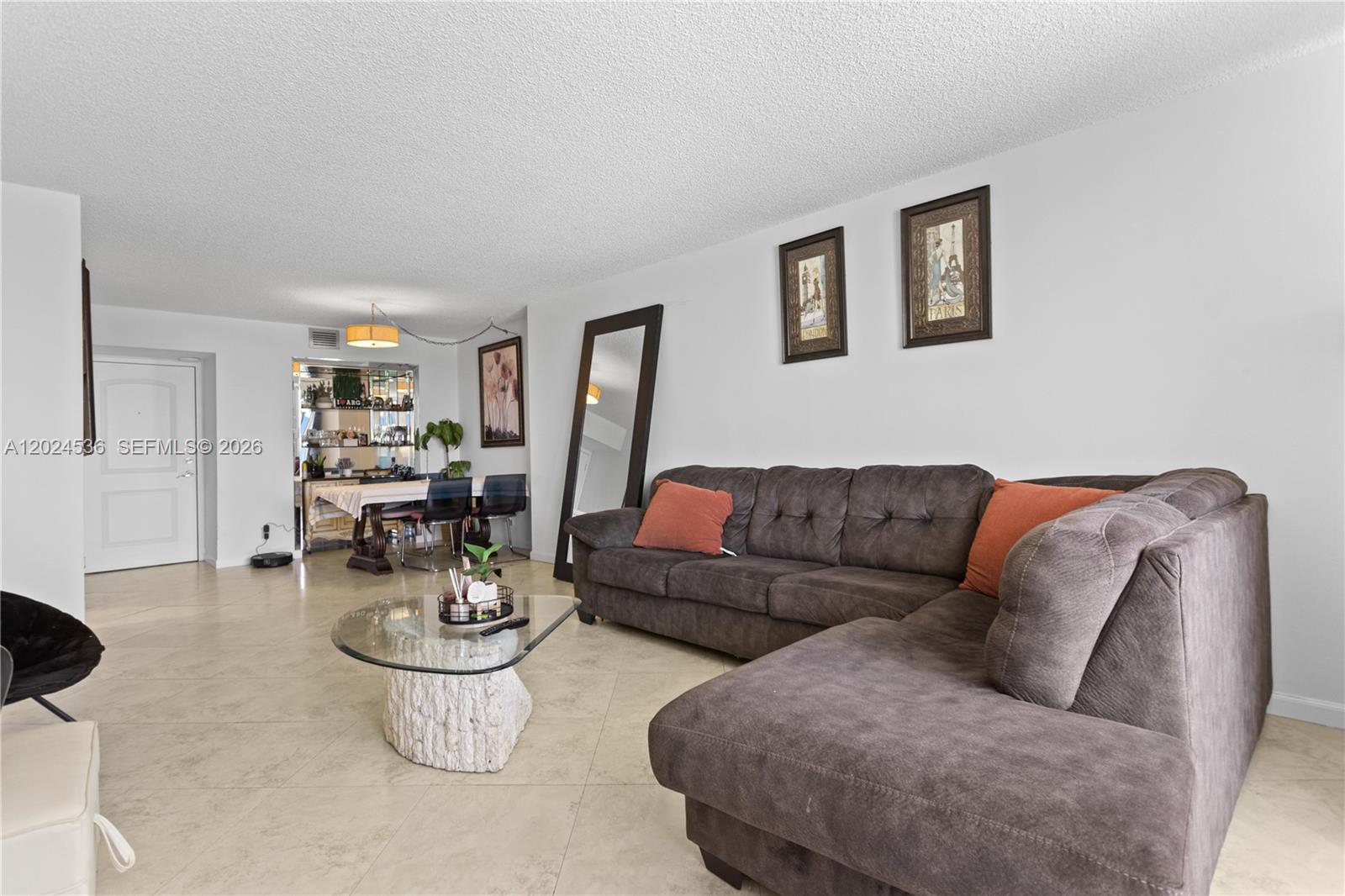 This stunning 2/2 in the heart of Sunny Isles offers breathtaking views of the ocean, intracoastal, and marina. Theapartment can be rented with the existing furniture or unfurnished, as per your preference. If you choose theunfurnished option, we will remove the furniture. by a talented decorator with a modern beachfront style, it’sperfect for a vacation-like lifestyle. Located in a gated community across from the Ritz-Carlton, the buildingfeatures beach and boat access, a pool, jacuzzi, valet parking, a modern gym, sauna, tennis courts, kids'playroom, event spaces, and more. Just minutes from Bal Harbour and Aventura, with easy access to top shops,restaurants, and the best schools in the area