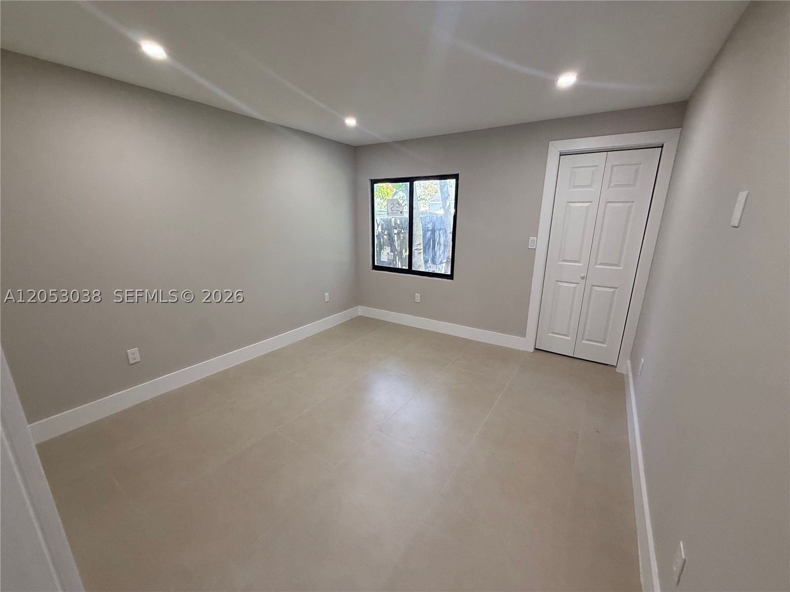 HOLLYWOOD BEACH HEIGHTS S - Residential