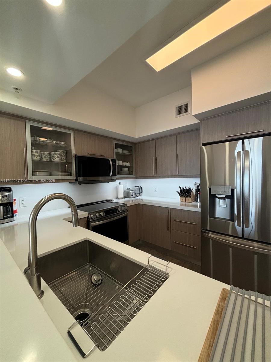 PUERTA DE PALMAS CONDO - Residential Lease