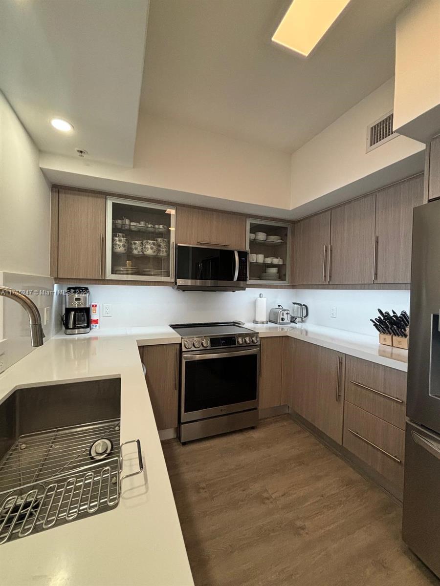 PUERTA DE PALMAS CONDO - Residential Lease