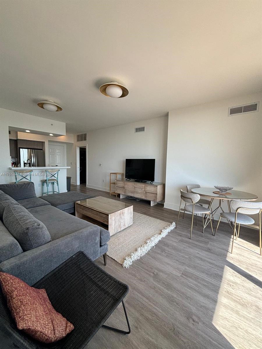 PUERTA DE PALMAS CONDO - Residential Lease