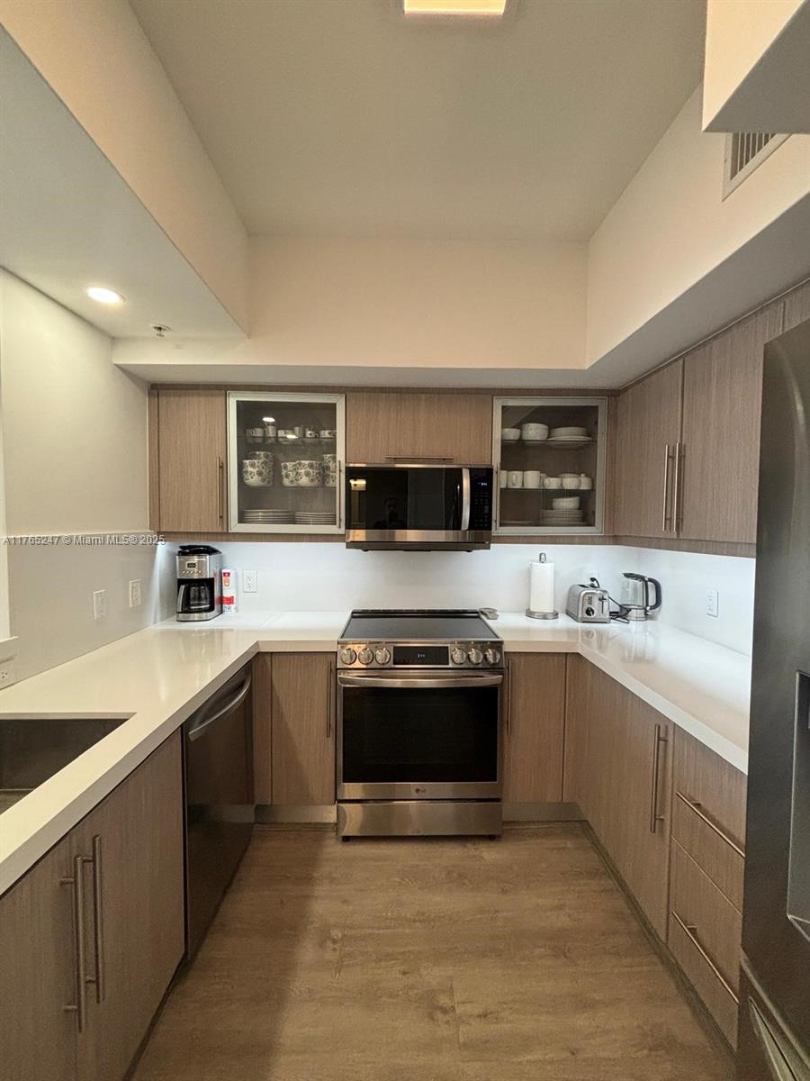 PUERTA DE PALMAS CONDO - Residential Lease
