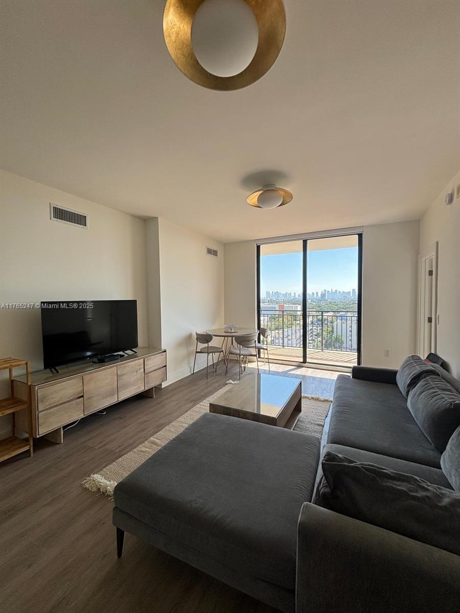 PUERTA DE PALMAS CONDO - Residential Lease